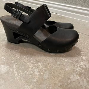 Black Closed Toe Sandal Mules/Slides